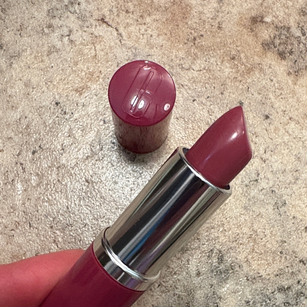 NWT Clinique Plum Pop Lipstick